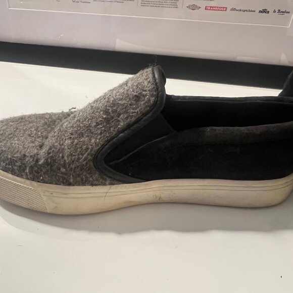 Vince slip-ons gray and black size 7 or 7.5 - Picture 2 of 4